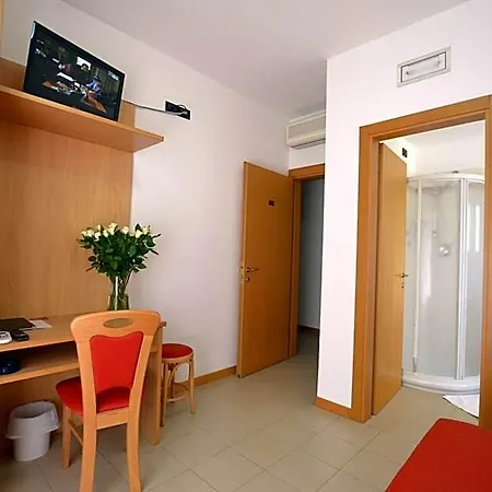 Hotel Tivoli 2*